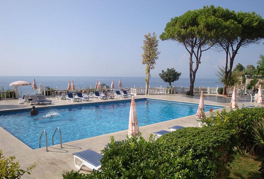 Otel Lara 3*